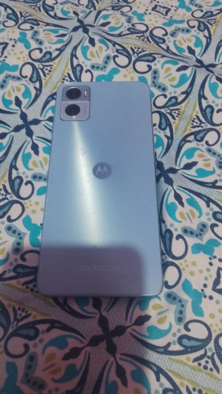 Celular motoe22