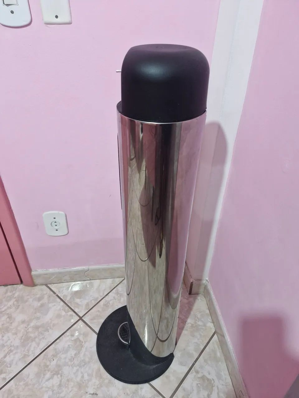 Totem Dispenser para álcool gel com pedal - Foto 3