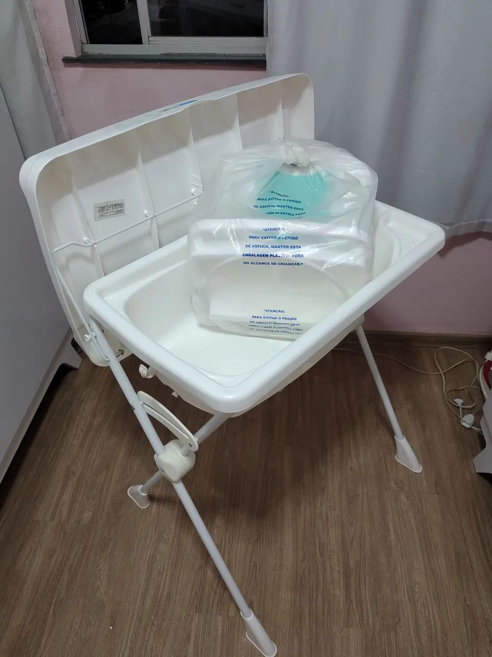 Banheira com suporte e trocador  - Foto 4