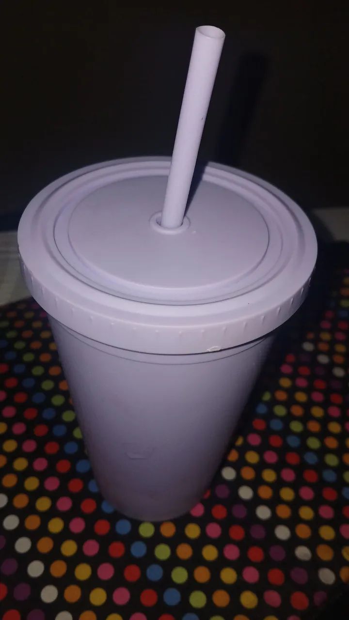 Copo com Canudo