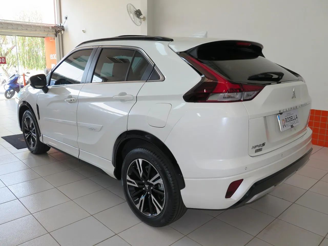 Mitsubishi Eclipse Cross HPE-S 1.5 AWD 165cv Aut. 2025 - Foto 3