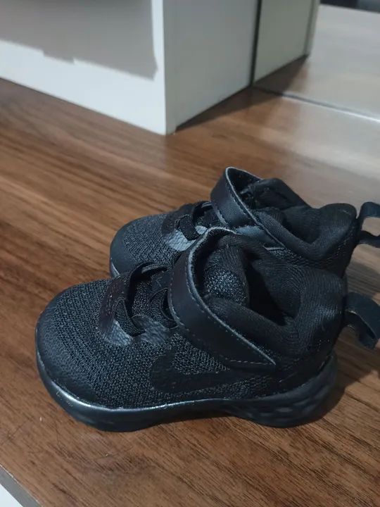 Tênis Nike Bebê - Tamanho 17.5 - Preto - Foto 2