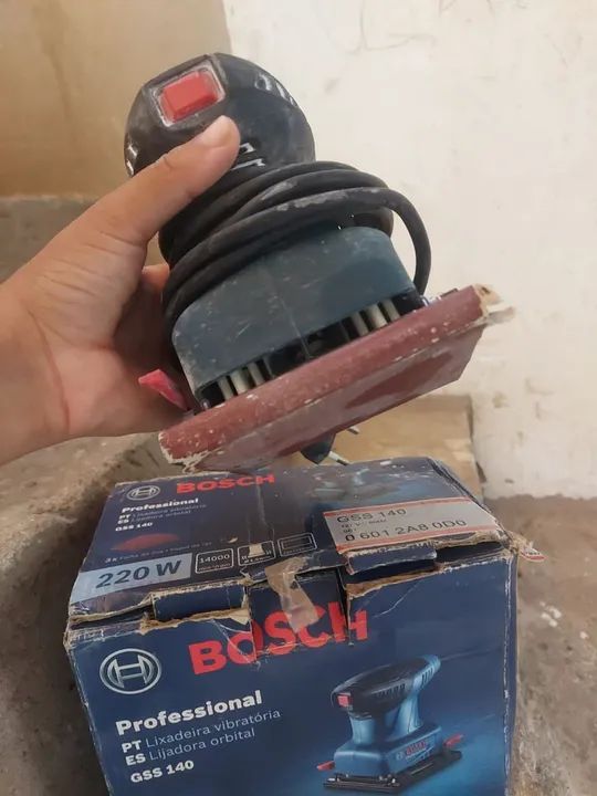 Lixadeira Orbital Bosch GSS 140 220W - Foto 3