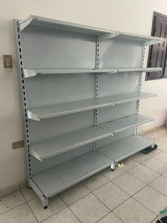 Prateleira de ferro para comércio