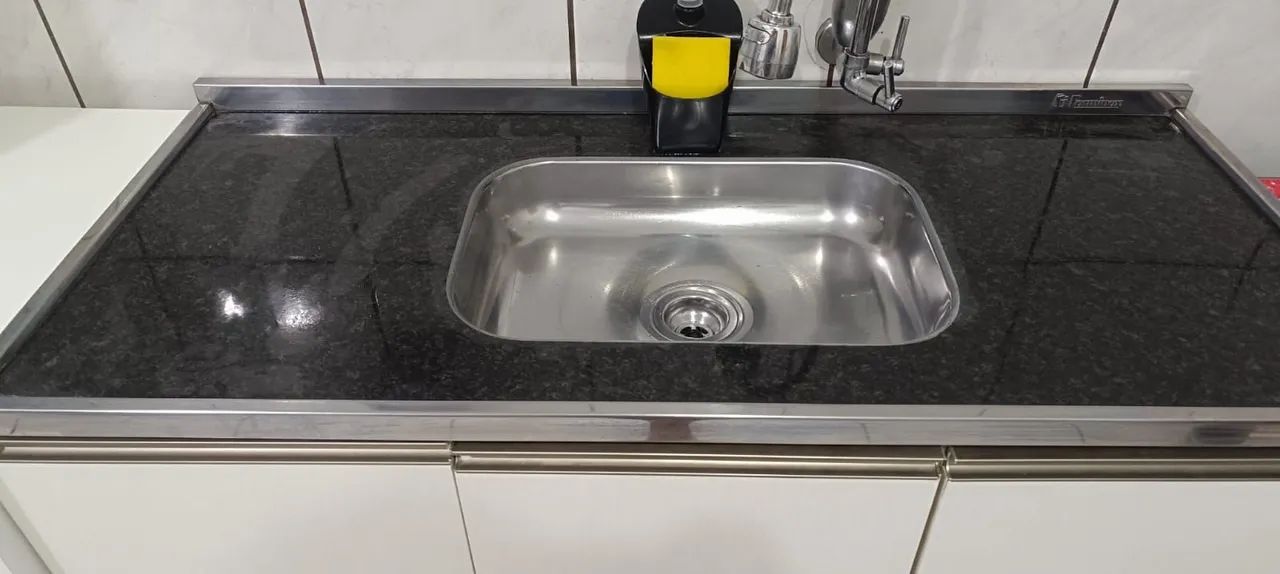Armário de cozinha e Pia de Mármore da marca Forminox com cuba de Aço Inox. - Foto 4
