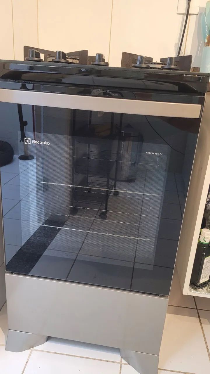 Fogão Electrolux 4 Bocas, mesa de vidro - Foto 2