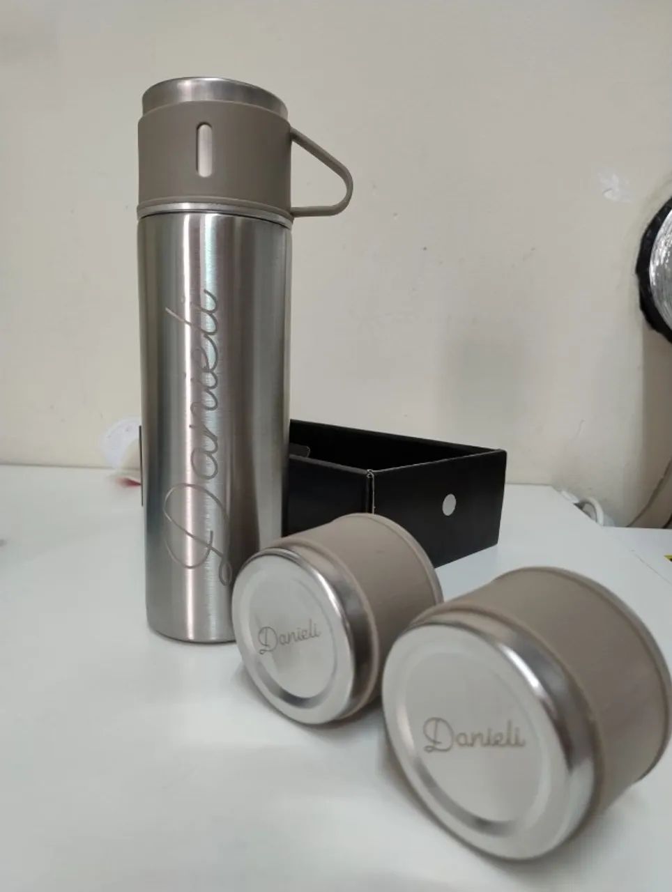 Sua marca na mão dos seus clientes - Personalizamos brindes