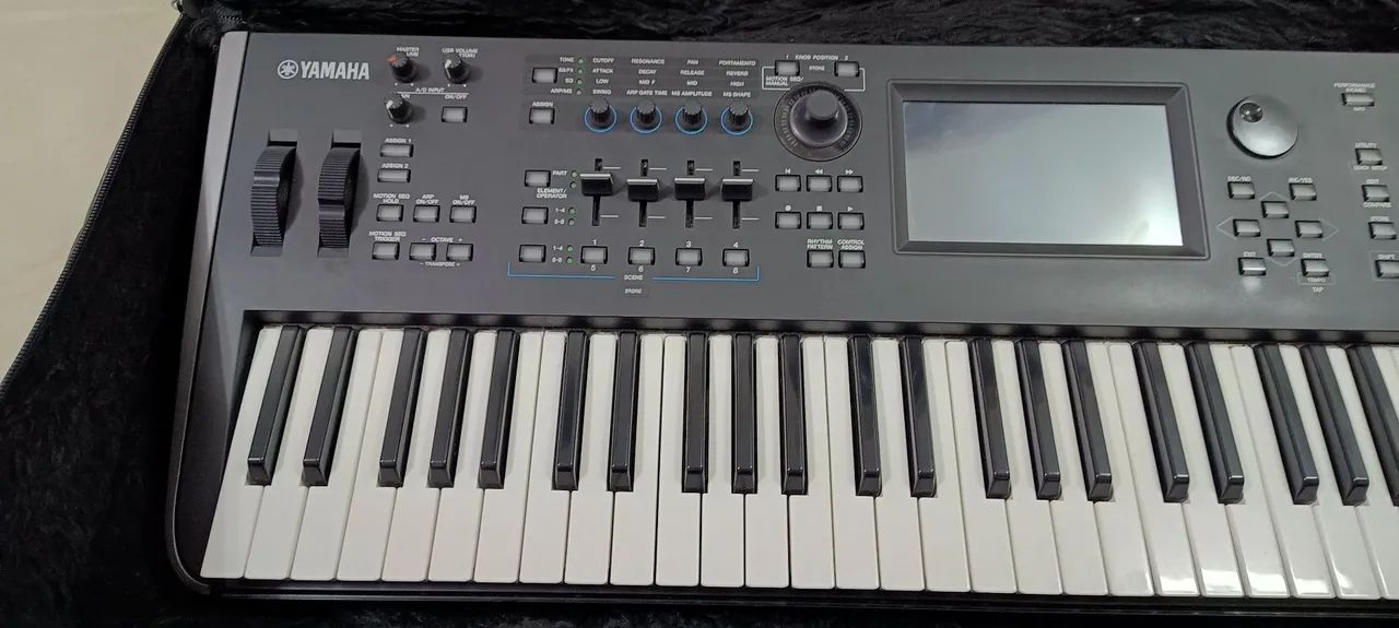 Yamaha MODX6 em estado de novo - Foto 3