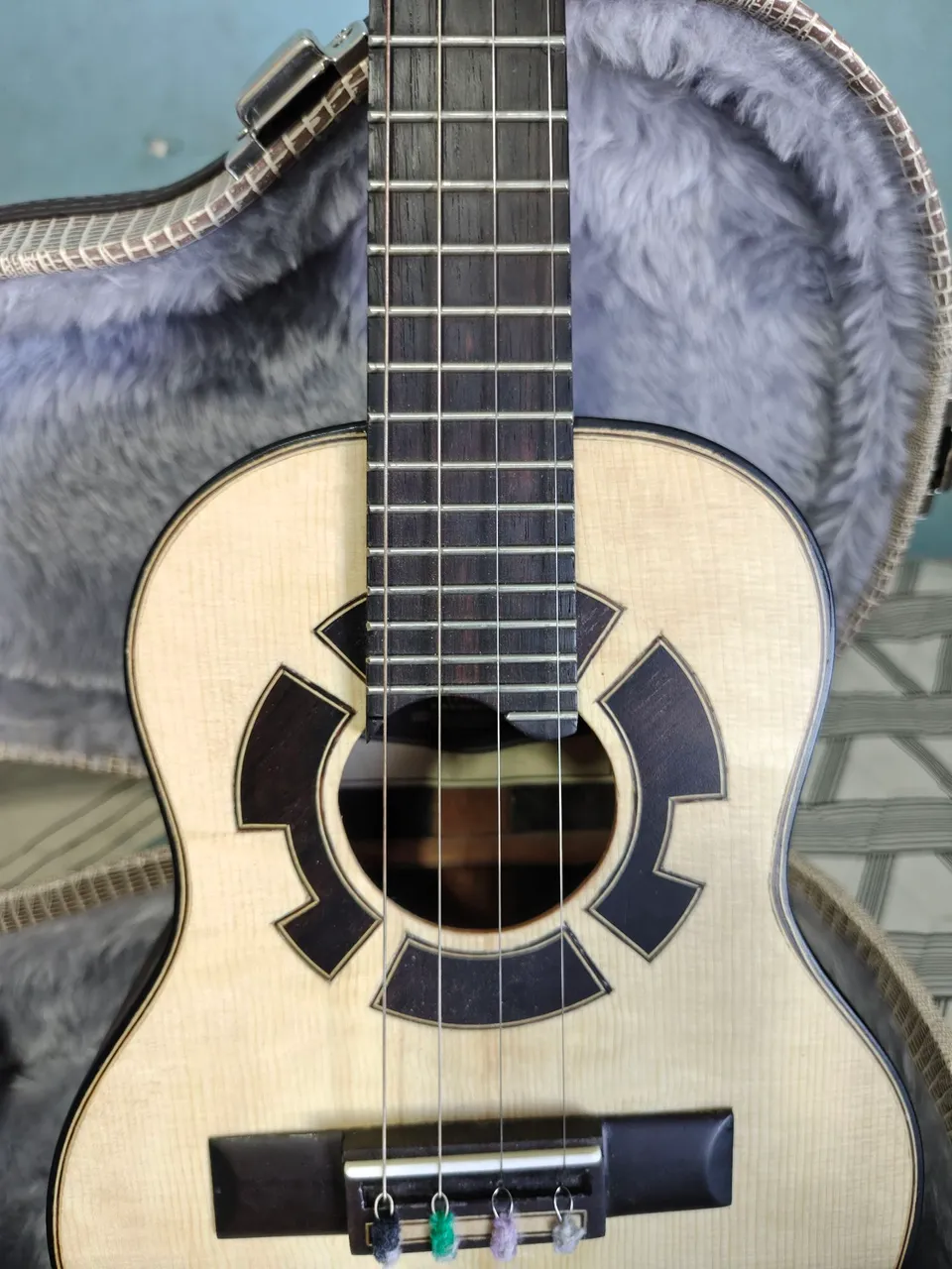 Cavaquinho Artesanal com Design Exclusivo