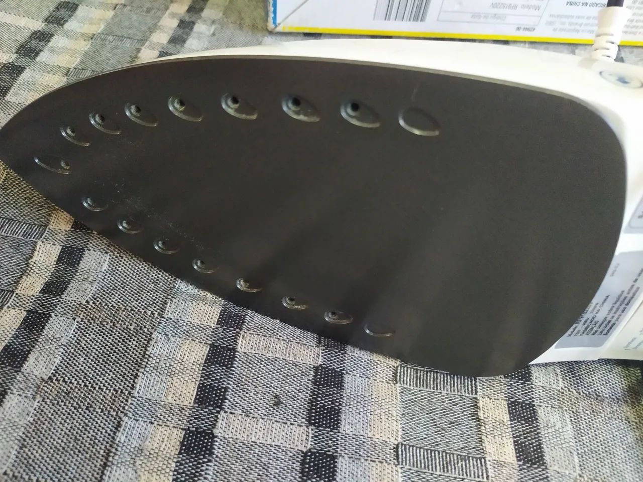 Ferro de Passar Roupa Rayovac a vapor - Foto 4