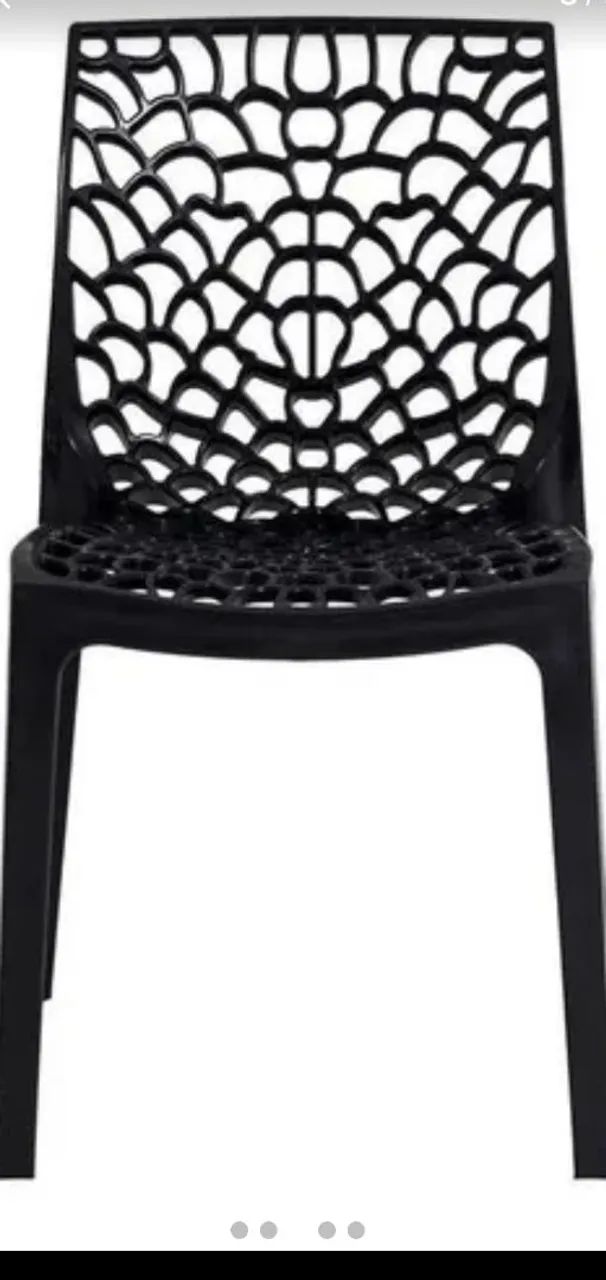 Cadeira de Plástico Preta Design Moderno - Foto 2