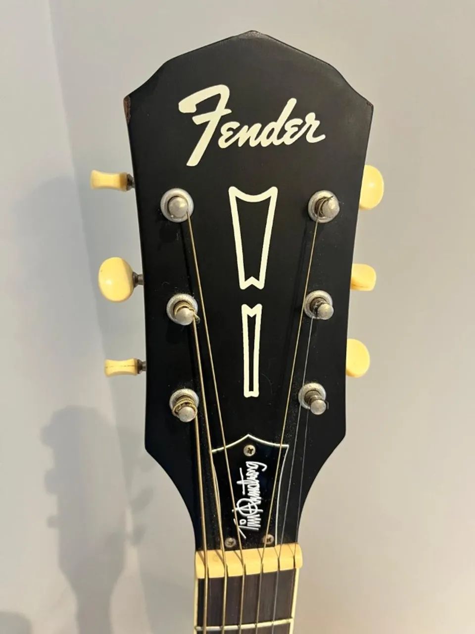Violão Fender Tim Armstrong Hellcat eletroacustico com hard case americana - Foto 2