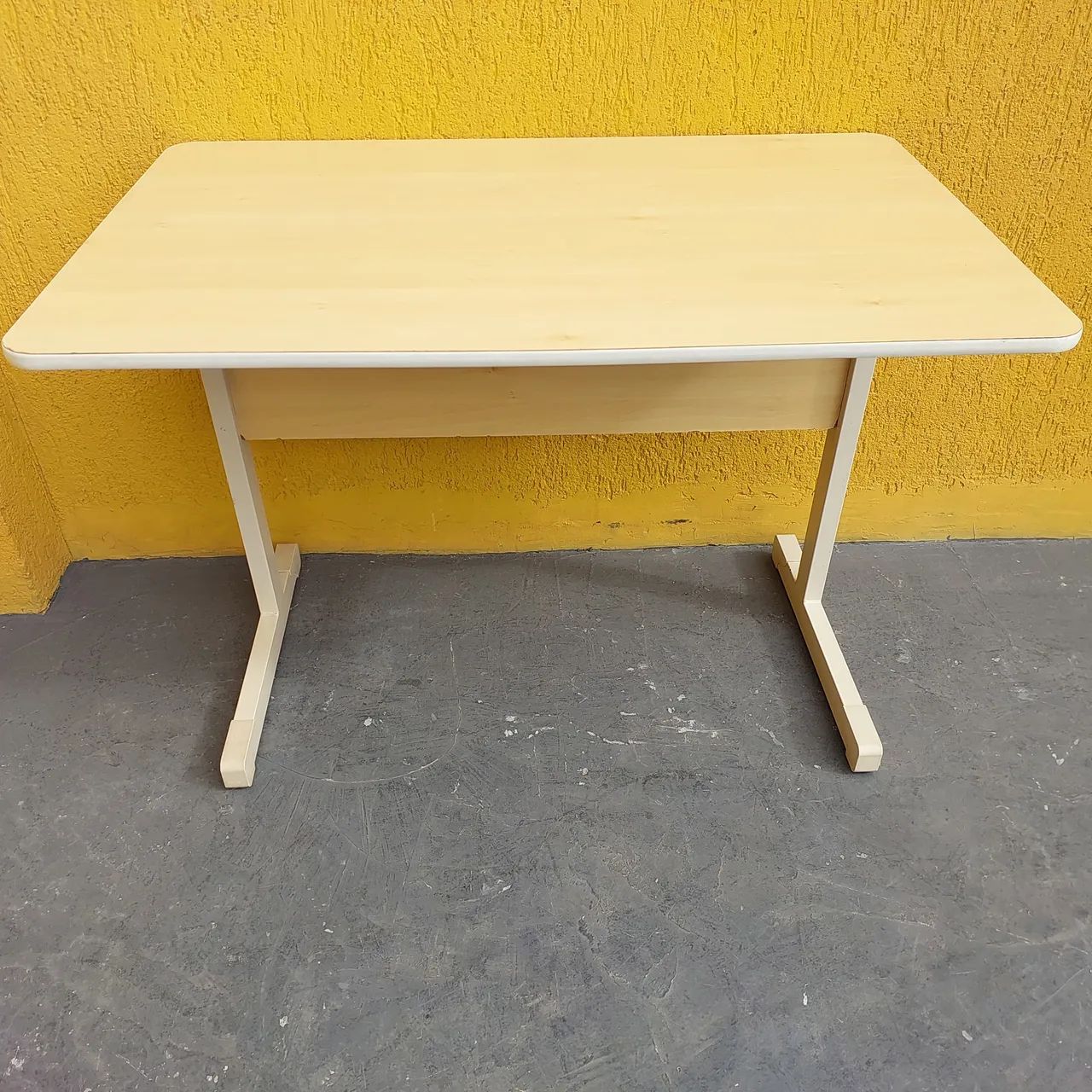 Mesa escritorio marfim - Foto 2