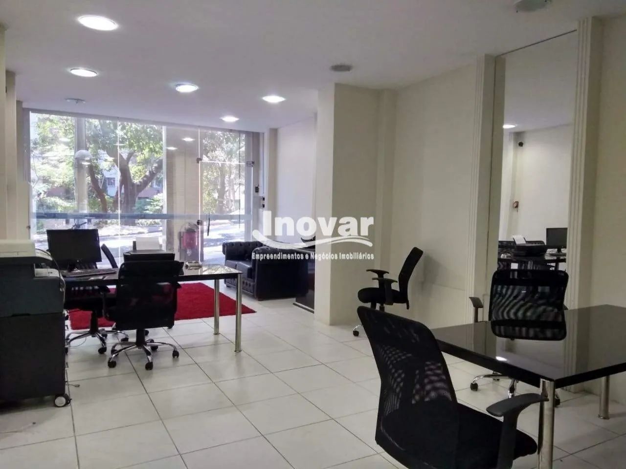 VENDA DE LOJA COMERCIAL  TOTALMENTE MOBILIADA E PRONTA PARA USO! PRÓXIMO AO COLEGIO BERNOU