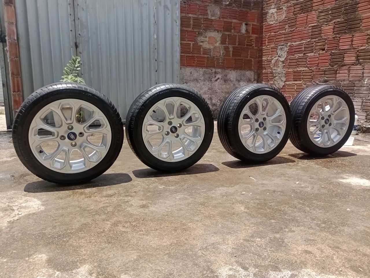 Rodas de liga leve aro 17 Peças para carros, vans e utilitários