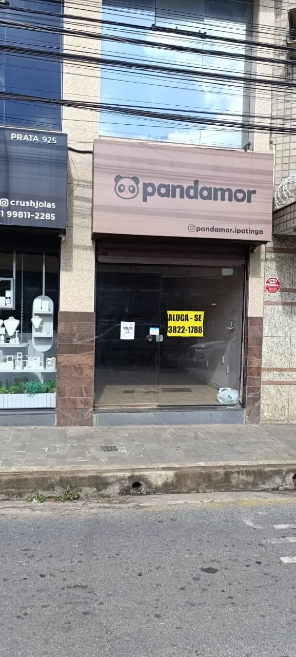 Loja e sobreloja na rua Diamantina