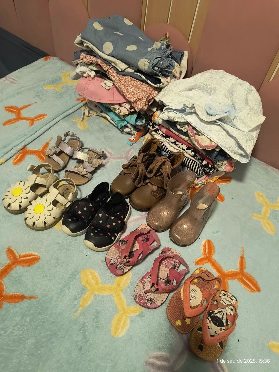 Lote de roupas e calçados infantis 18 a 24 meses 