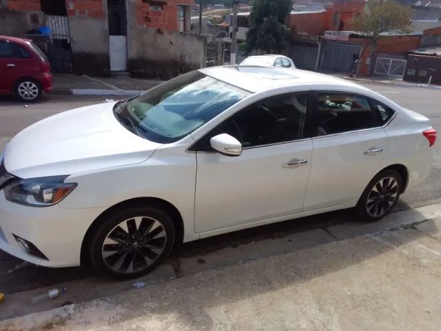 Nissan sentra 2.0  SL CVT 2017