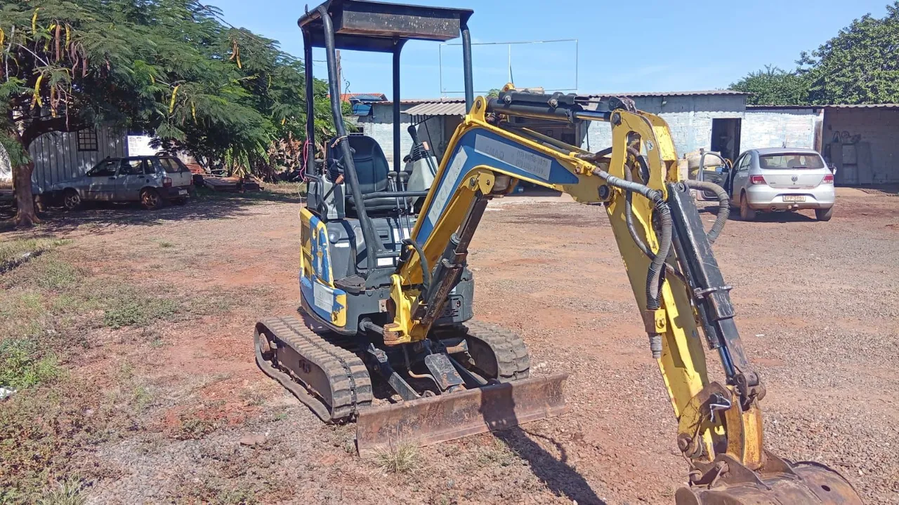 Mini Escavadeira - yanmar 2017