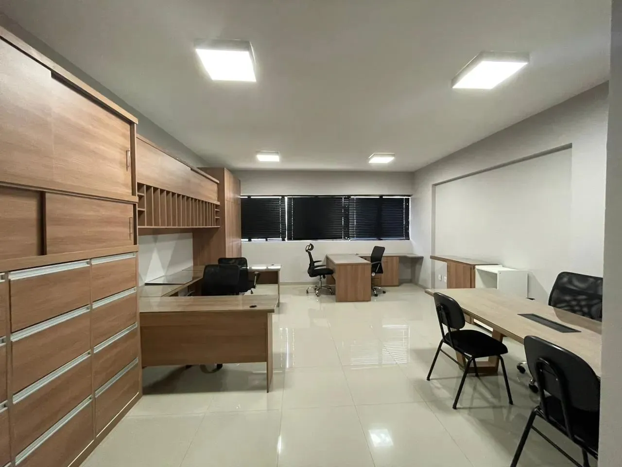 Sala Comercial para locação 35m² - mobiliada - Mais Empresarial - Buraquinho - Lauro de Fr