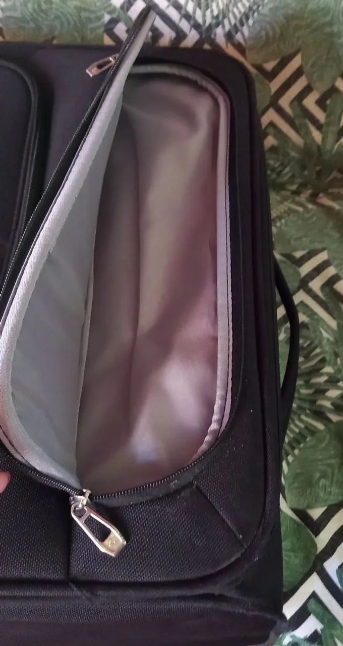 Mala de viagem média usada com rodinhas 150,00 ótimo preço.  - Foto 5