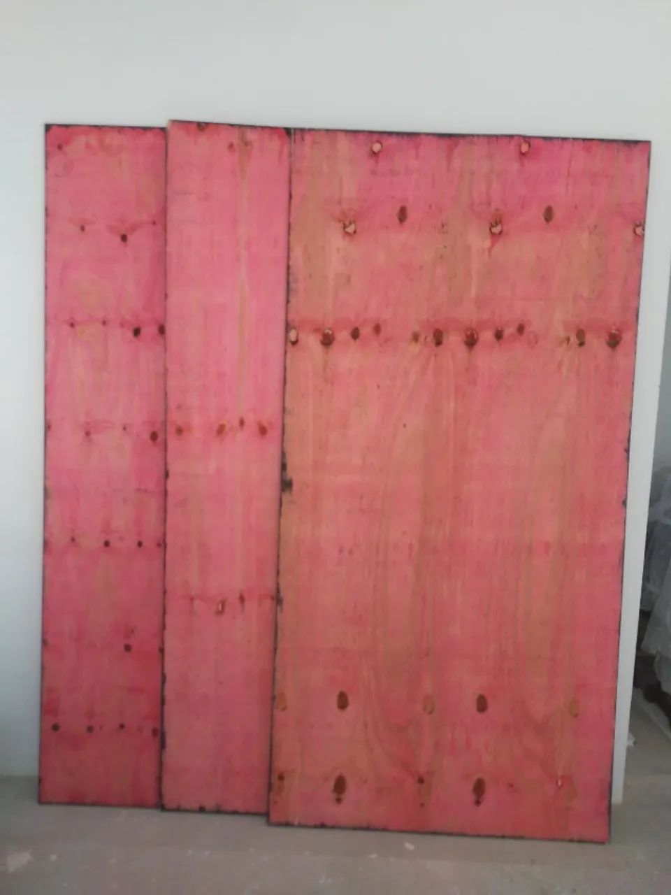 Folha De Madeirite Rosa 1,10x2,20m 9mm novo.  - Foto 3