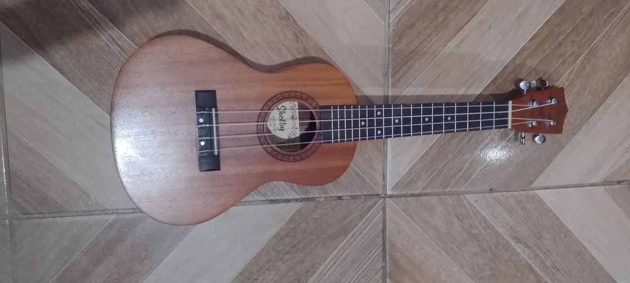 Ukulele elétrico completo