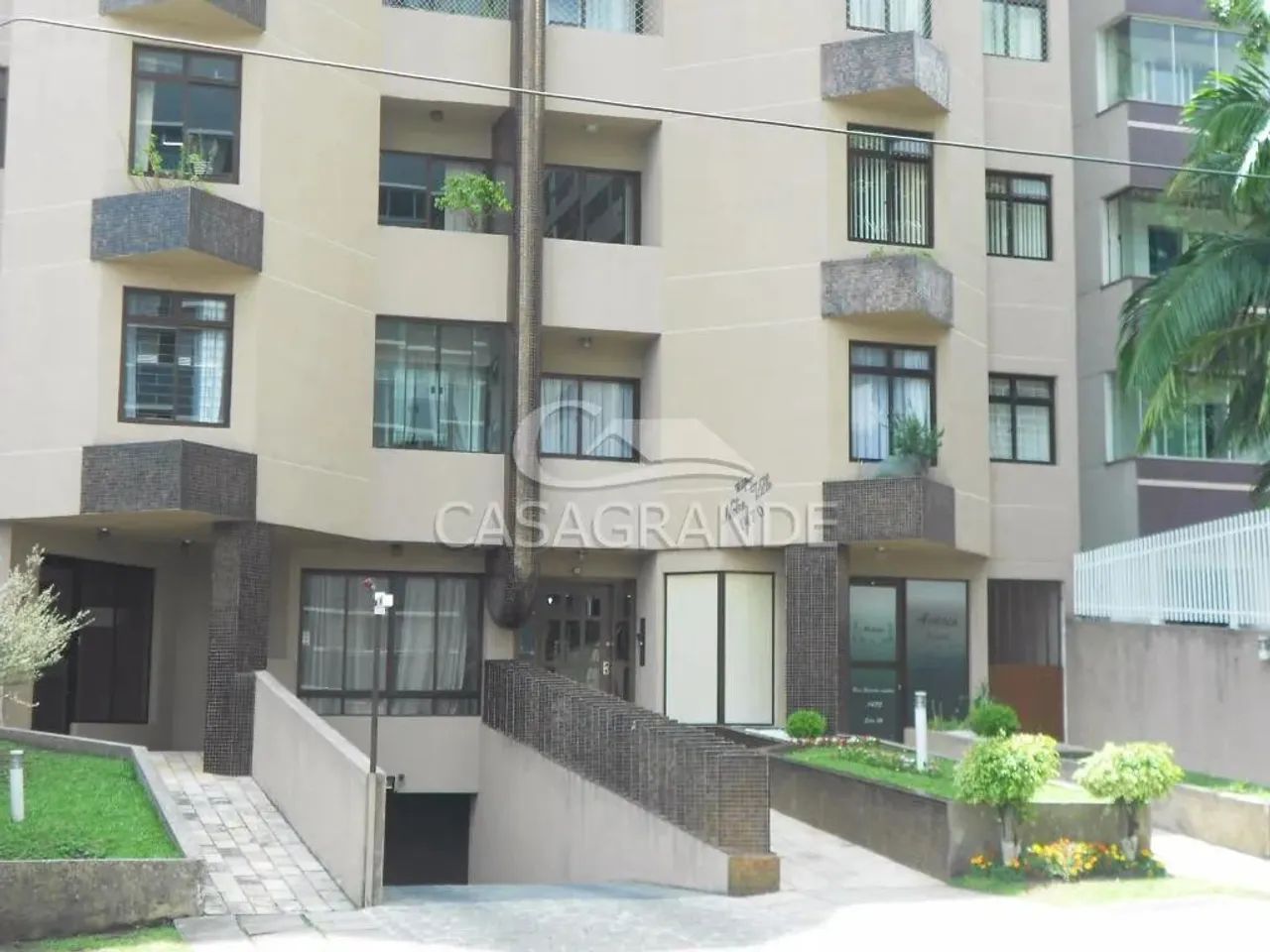 Apartamento de 1 quarto, sacada, 74,96m2 privativos no Bacacheri, Rua Estados Unidos, Anda
