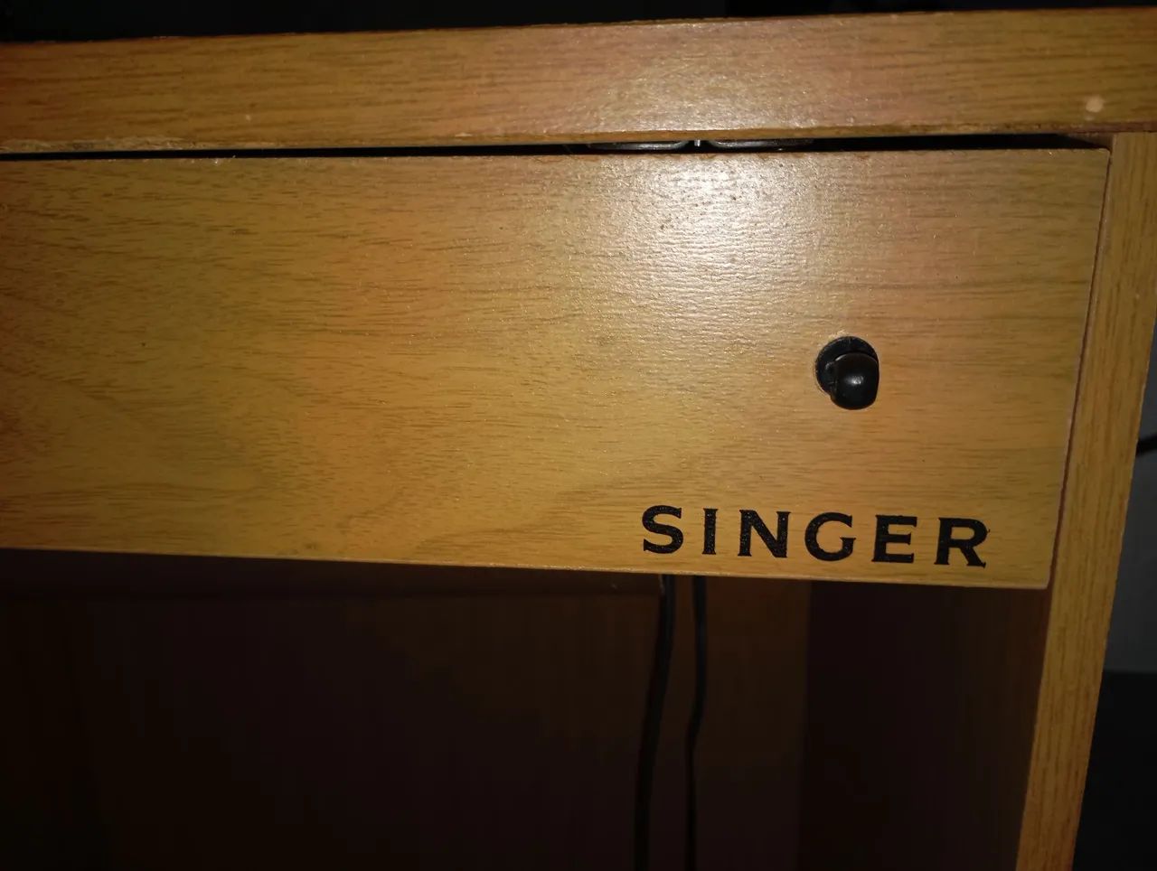 Máquina de costura reta Singer - Foto 5