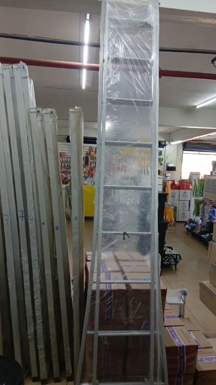 Para diversas utilidades Escadas Extensivas aço galvanizado a partir de R$189,90