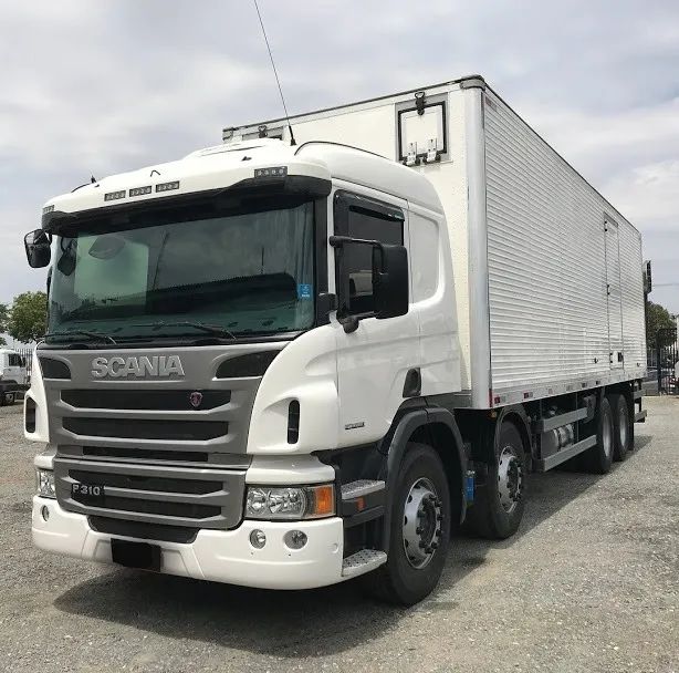 Scania P310 Baú  2015 - Foto 2