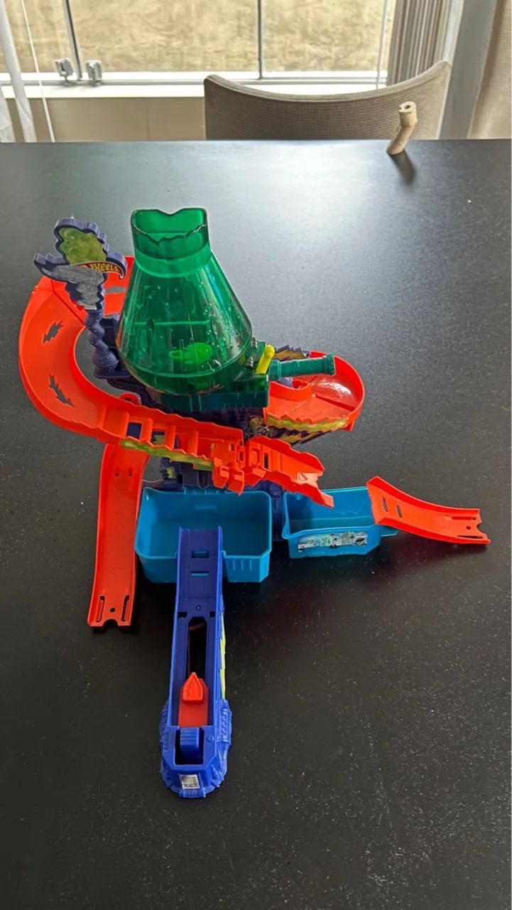 Pista Hot wheels estação científica Brinquedos e Jogos COHAB A