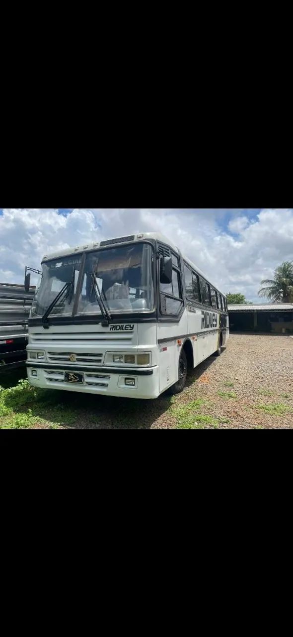 Ônibus vendo troco alugo 