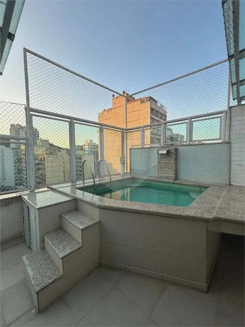 Imóvel para venda tem 210 metros quadrados com 3 quartos em Icaraí - Niterói - RJ