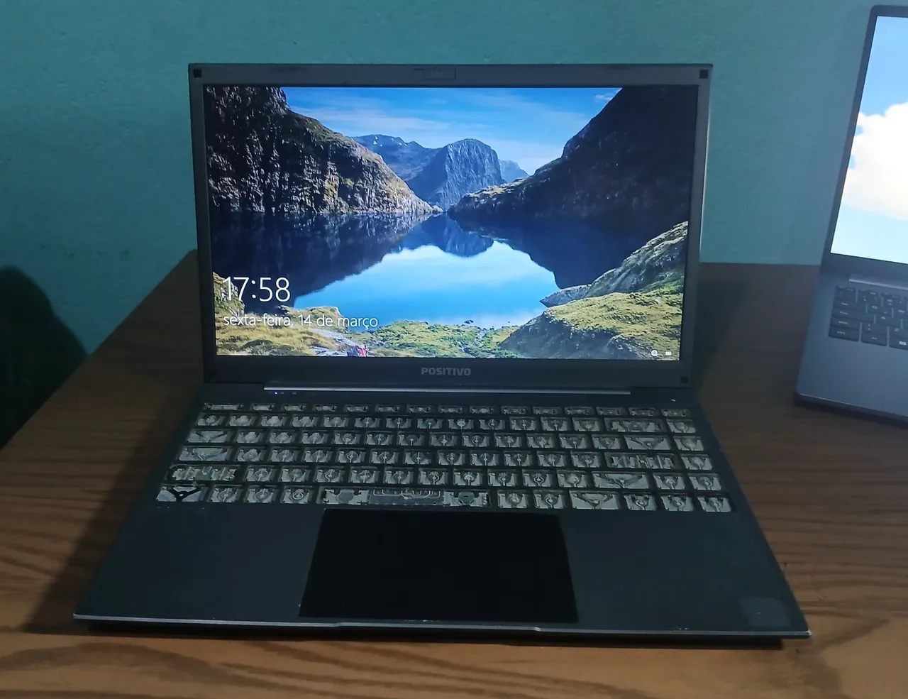 Notebook Positivo - 500GB HD, 4GB RAM