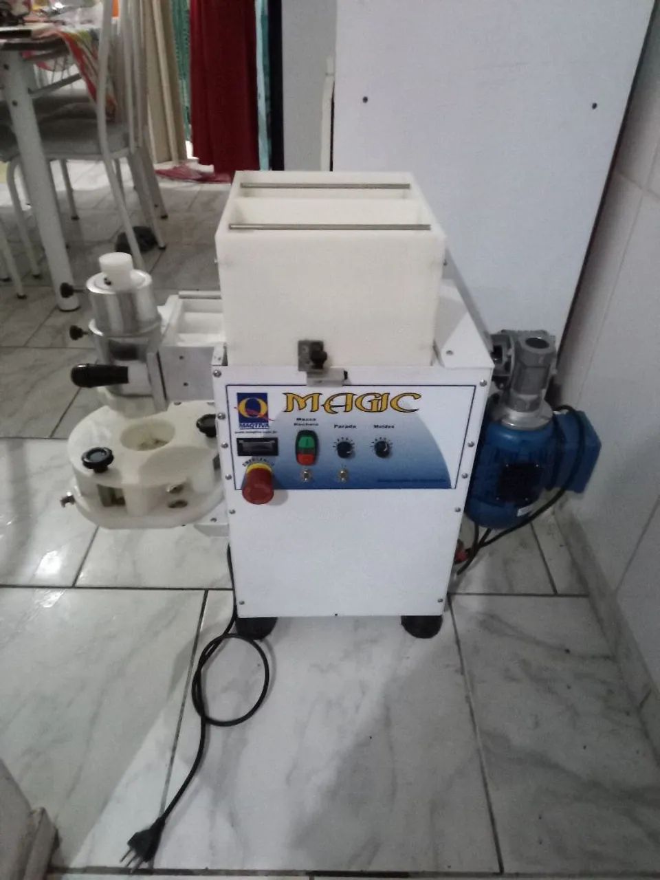 Máquina de fazer salgados 