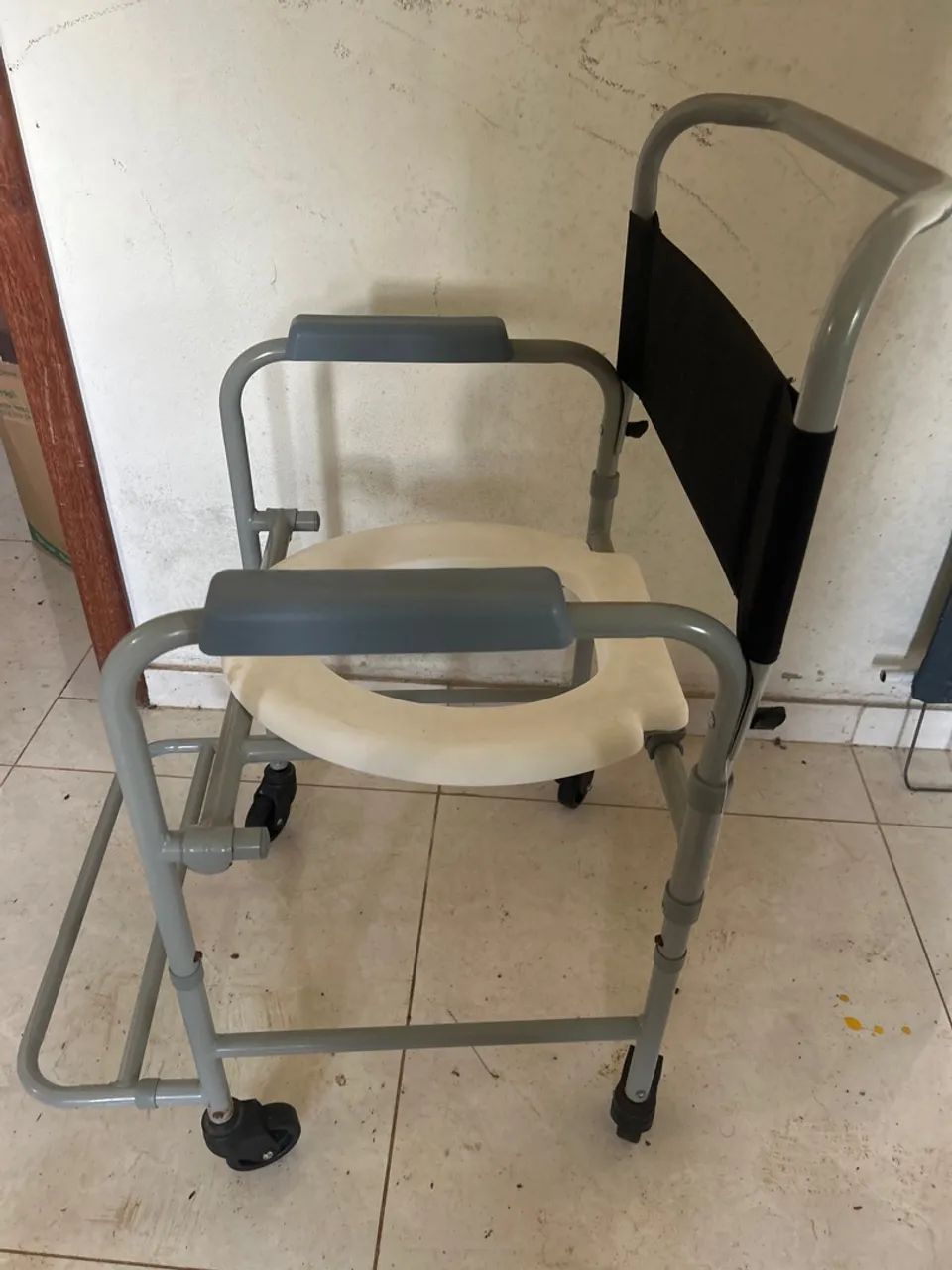 Cadeira banho dellamed nova - Foto 2