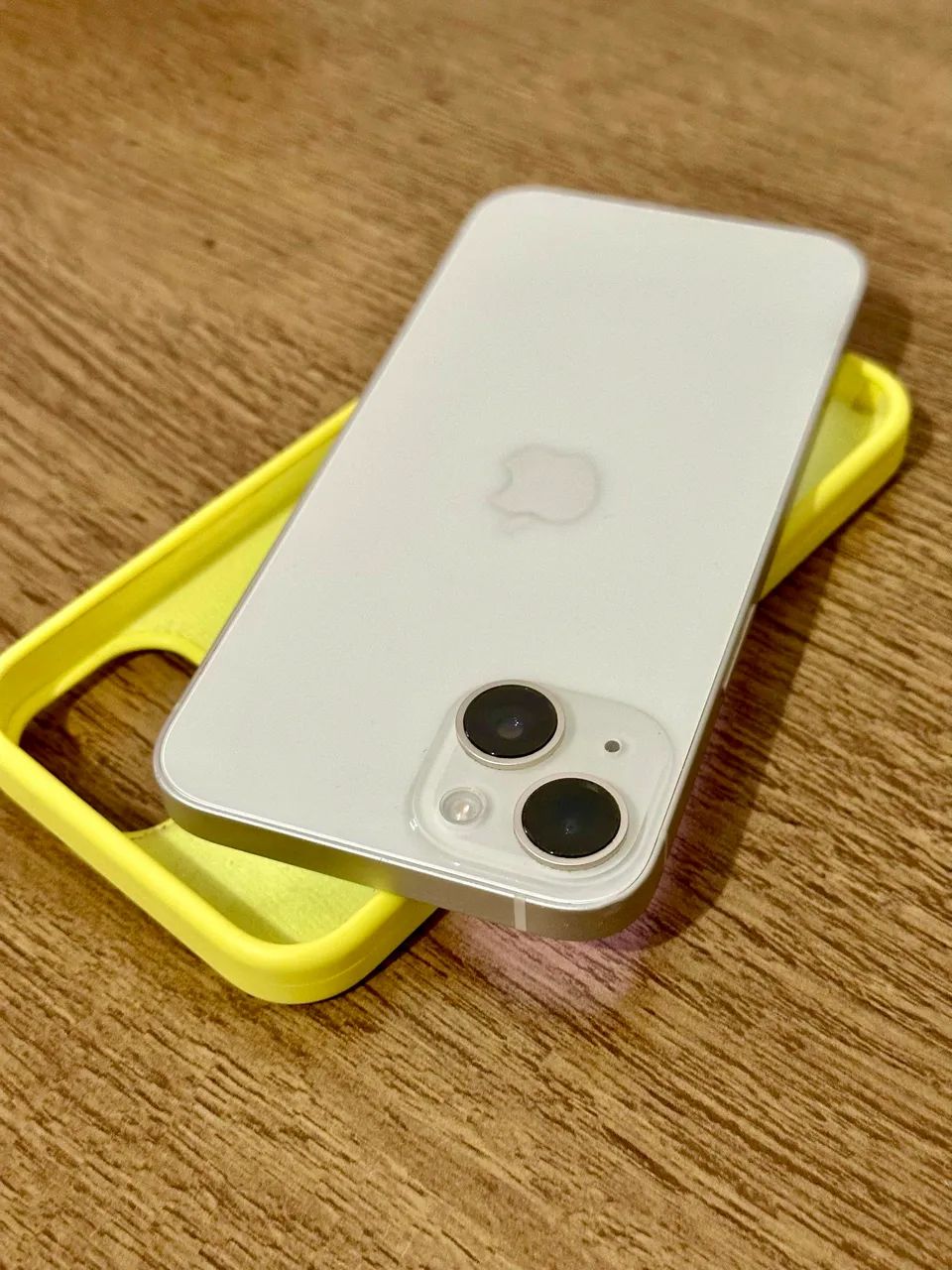 iPhone 14 Starlight 128GB SIMフリー Iphone 14 128GB Apple MPUR3HN Estelar - Casa Sertaneja Eletro