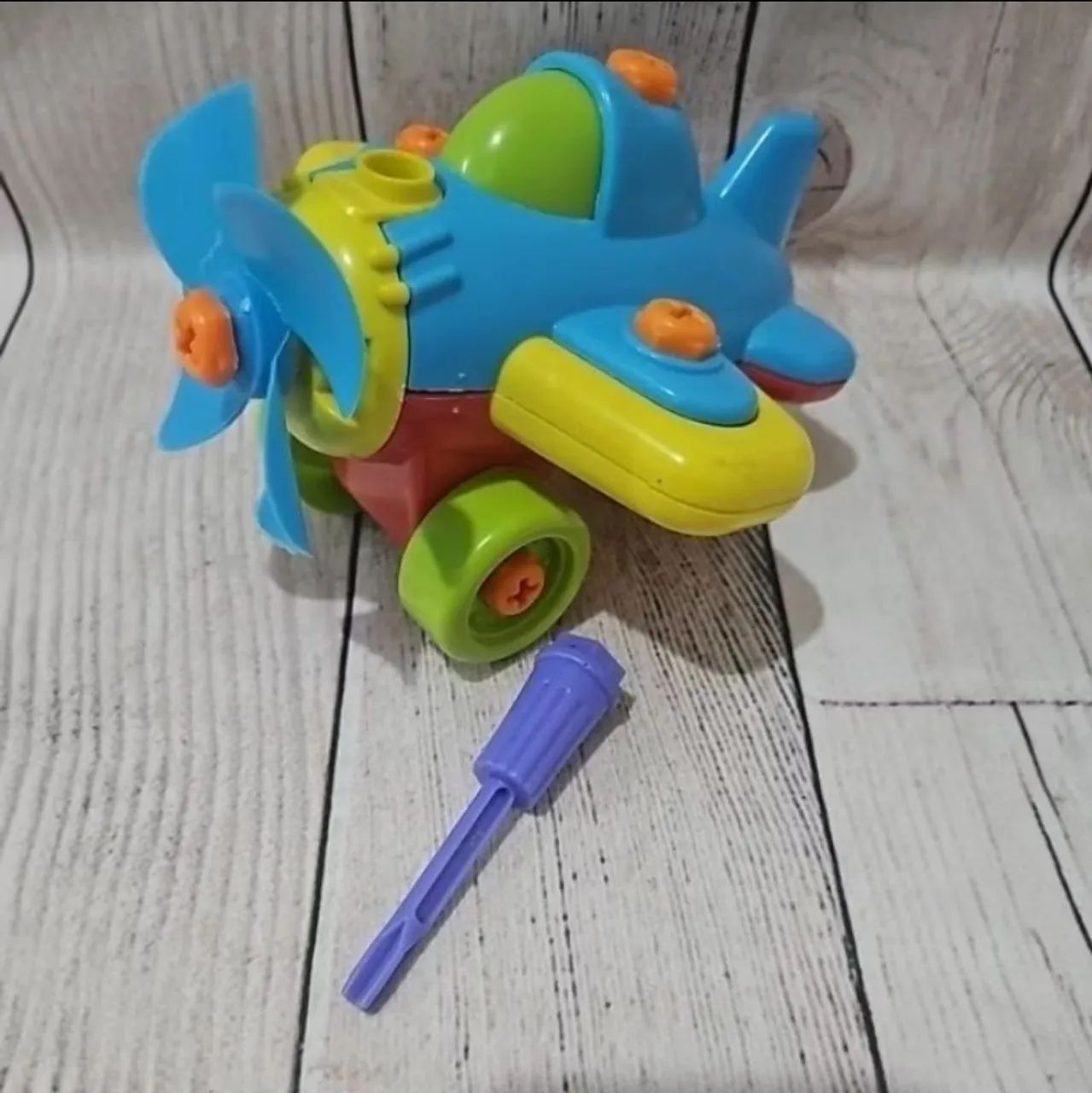 Avião monta e desmonta