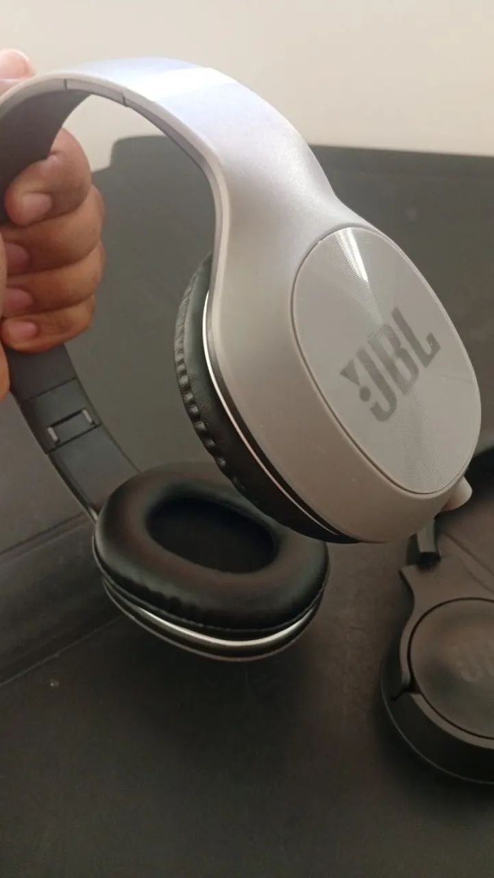 2 Fones Bluetooth funcionando perfeitamente