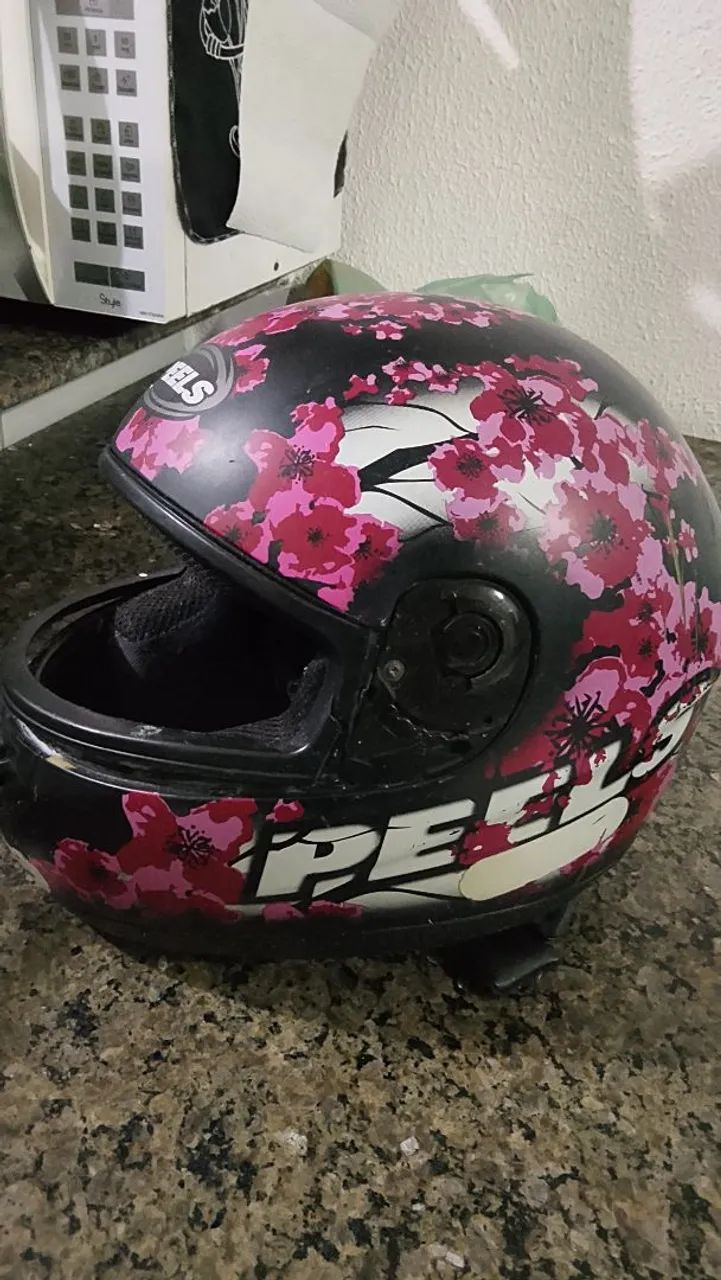 capacetes usados, sem a viseira, para vender logo ! - Foto 3