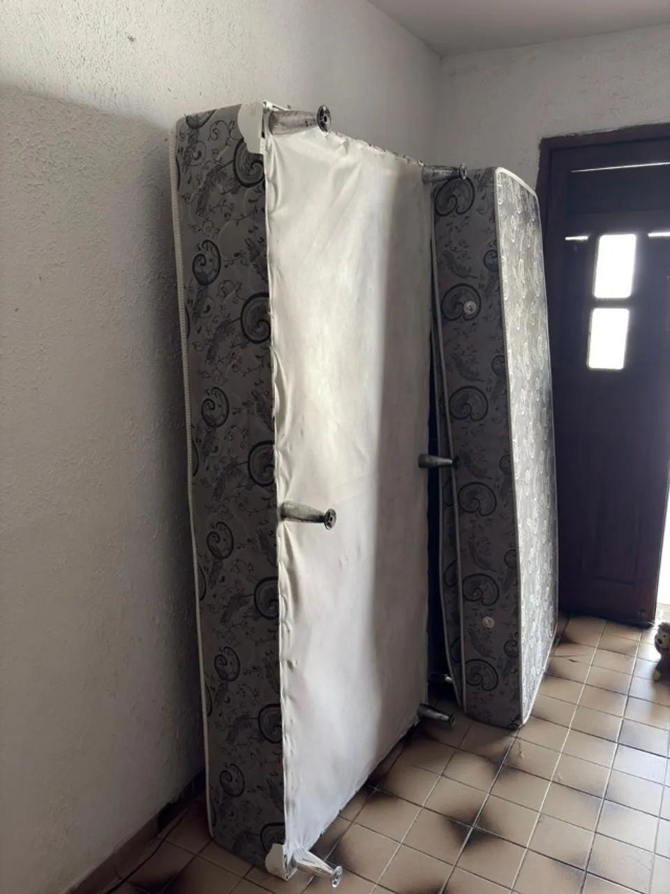  DUAS CAMA BOX SOLTEIRÃO - 500 REAIS CADA CAMA - Foto 2