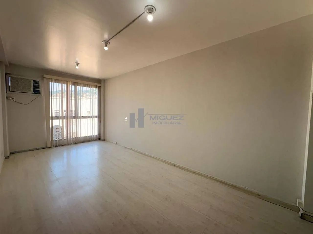 Sala Comercial com 30M² para Alugar na Rua Mariz e Barros com Vaga de Garagem e Porteiro 2 - Foto 2