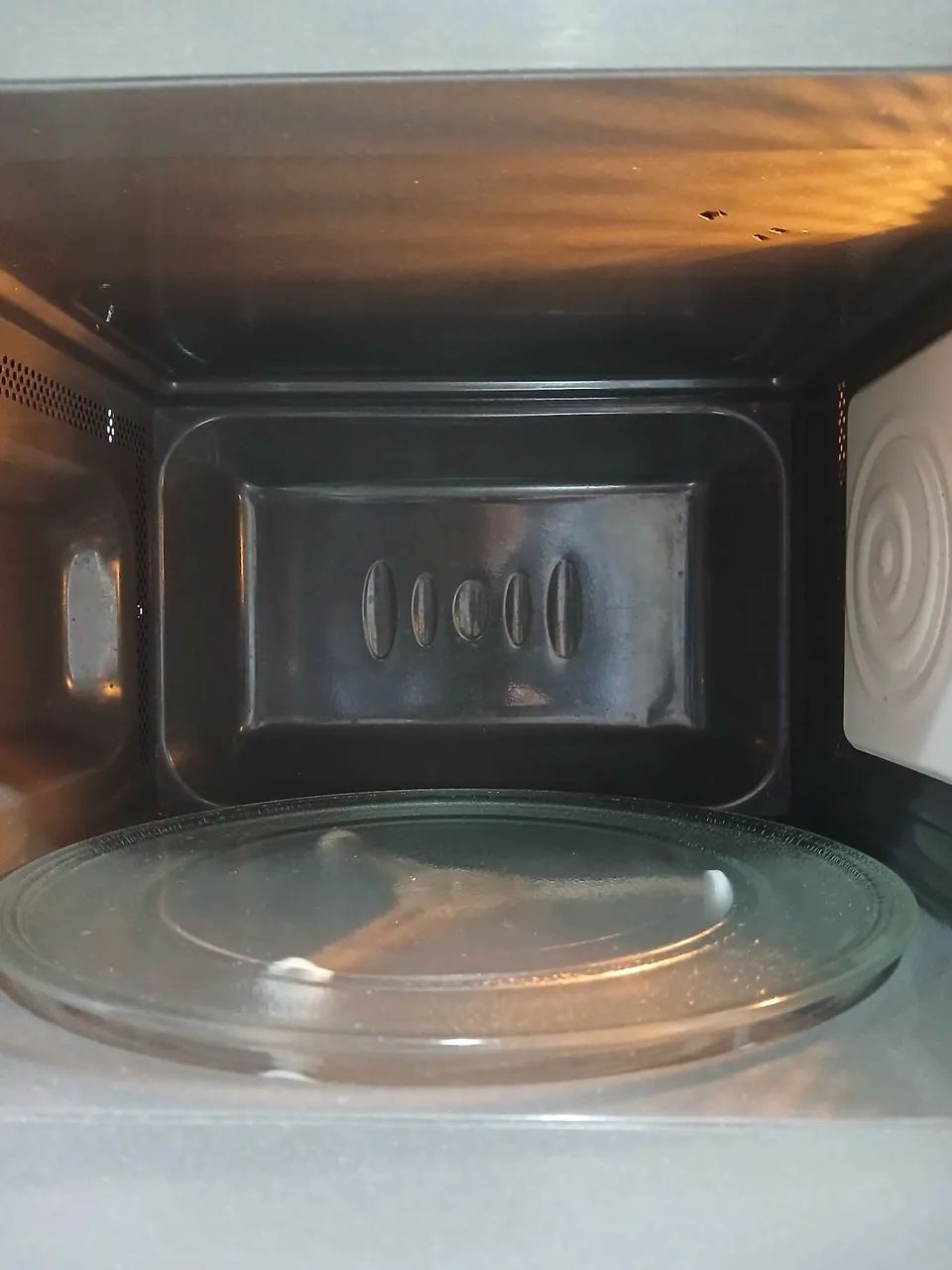 Microondas LG Easy Clean 23L 127V  funcionando tudo perfeitamente  - Foto 4