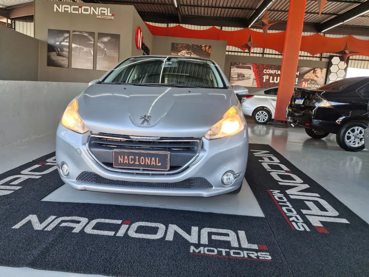 Peugeot 208 Active/active Pack 1.5 Flex 8V 5P 2014 - Foto 2
