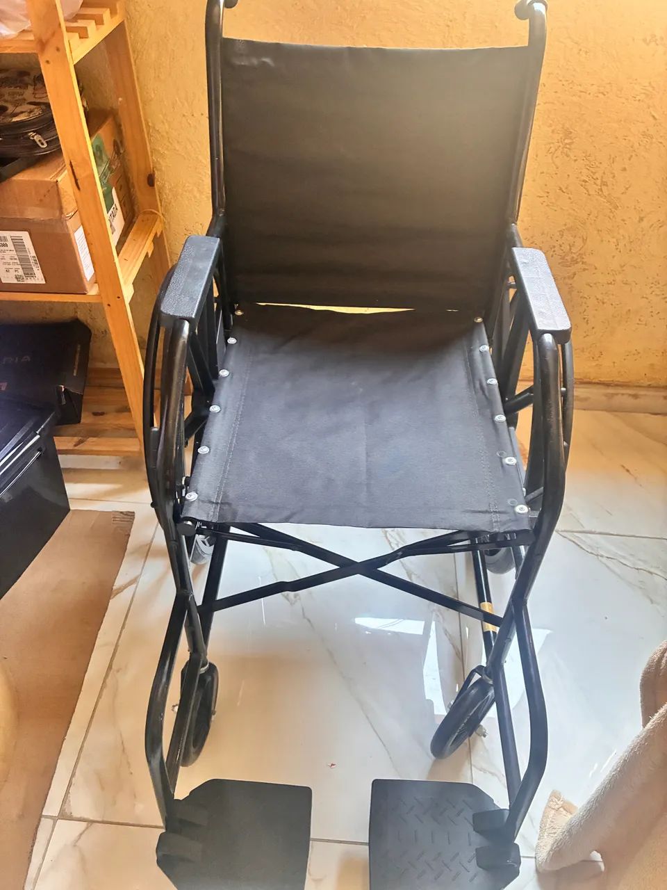 Cadeira de rodas nova