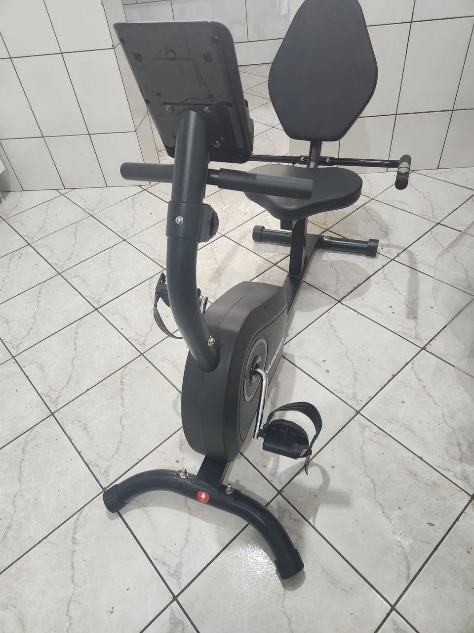 Vendo bicicleta ergométrica semi nova e sem uso. *   1150,00  no pix - Foto 2