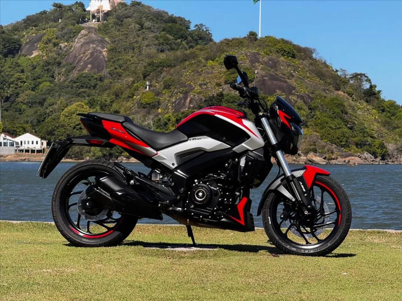 BAJAJ DOMINAR 250 - Foto 2