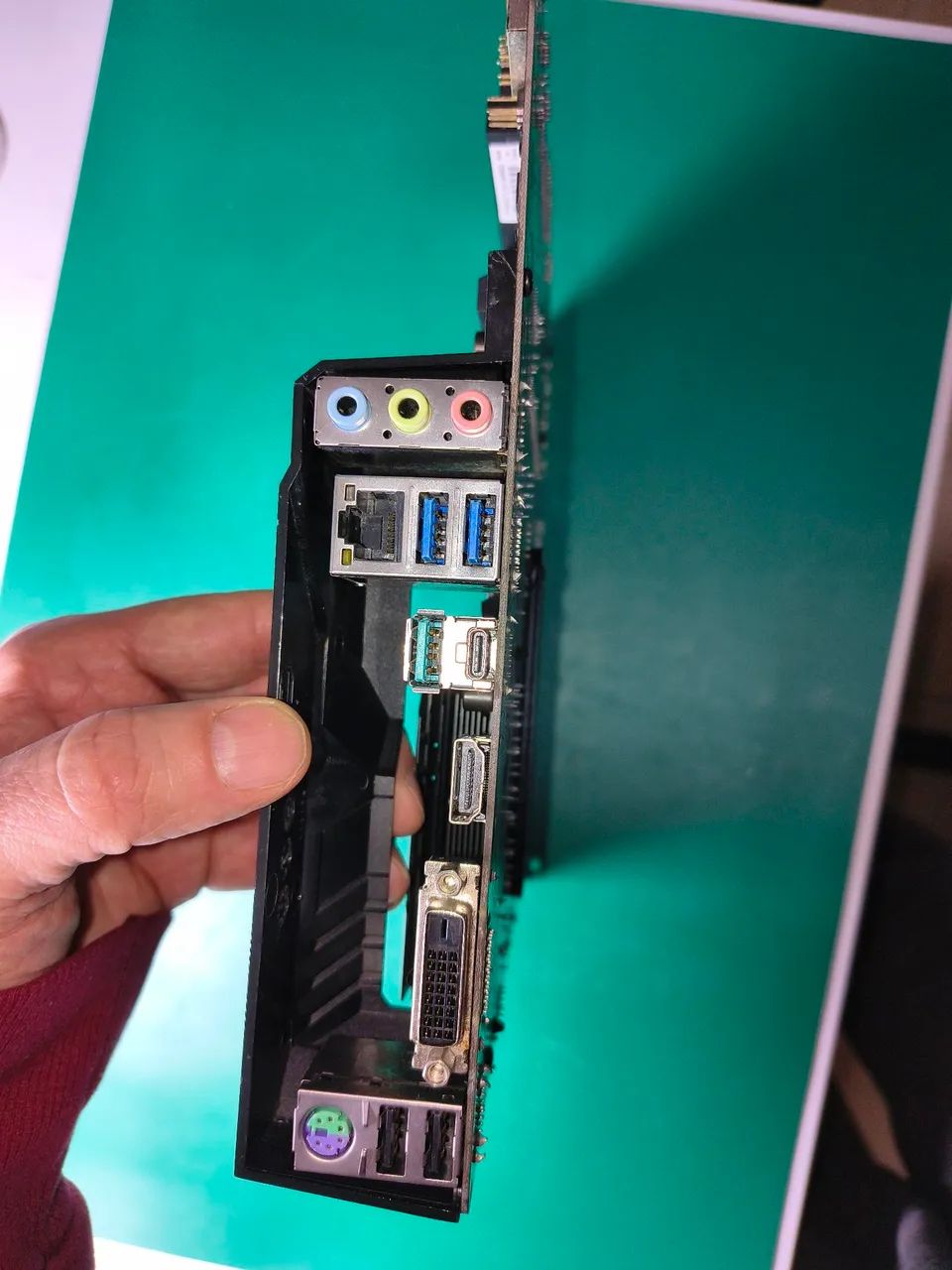 ASUS TUF B450M-PLUS GAMING - Foto 2