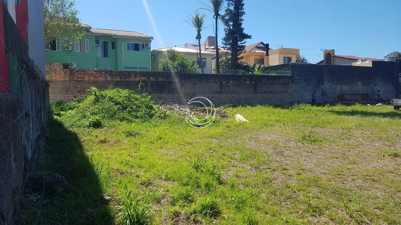 Terreno de 1353.45m² no bairro Capoeiras